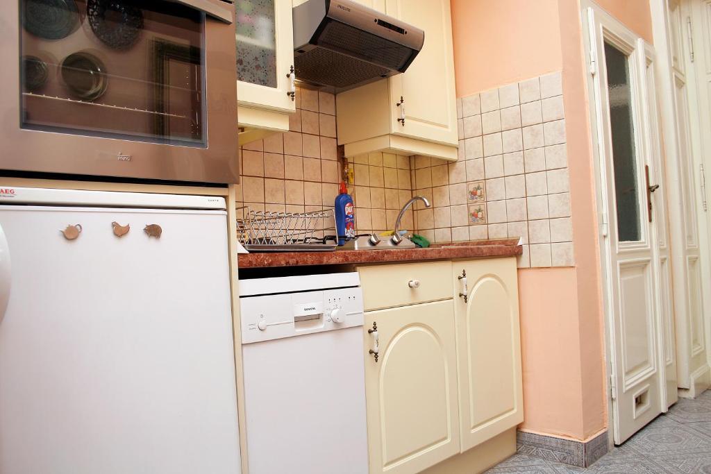 Budapest Tourist Apartments - Jozsef Koerut Δωμάτιο φωτογραφία